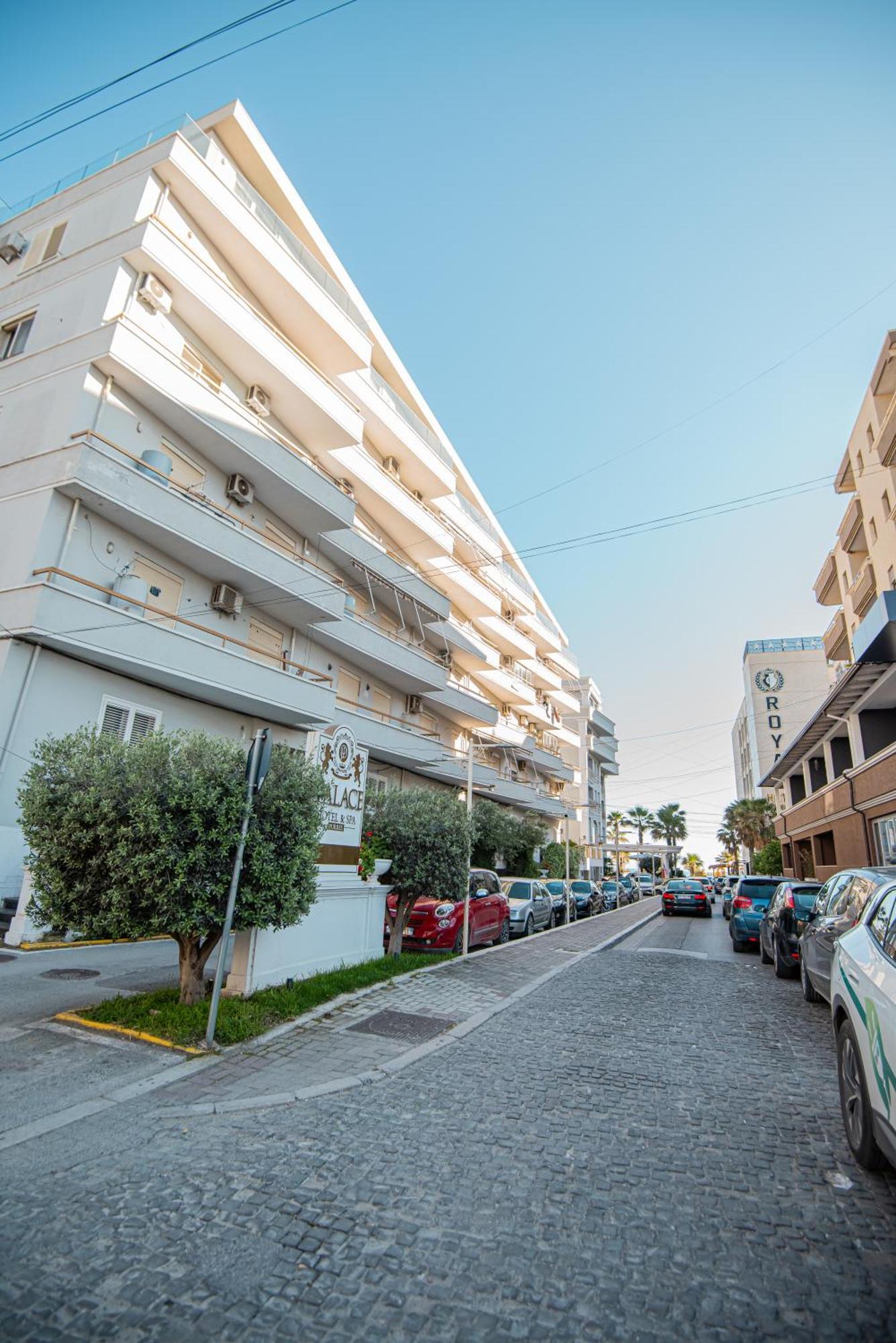 Vivi'S Seaside Apartment Durres Exterior photo