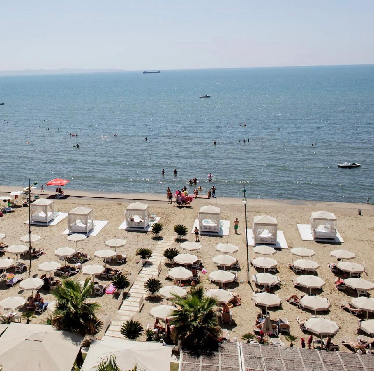 Vivi'S Seaside Apartment Durres Exterior photo